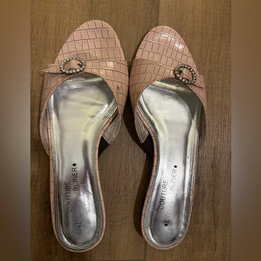 Couture, Donald J Pliner Pale Pink Snakeskin slides with Crystal Accent